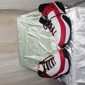 Big Girls Air Jordan Size 6 1/2